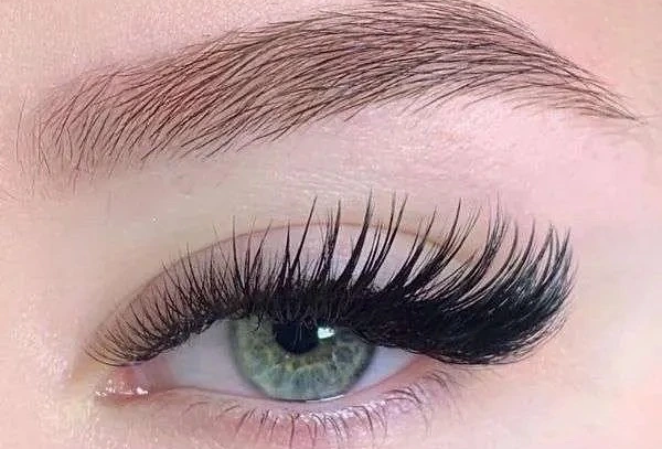 Kim Kardashian Lash Look