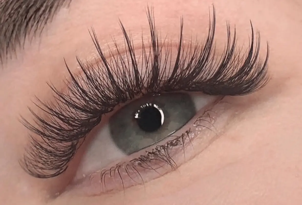 Classic eyelash extension